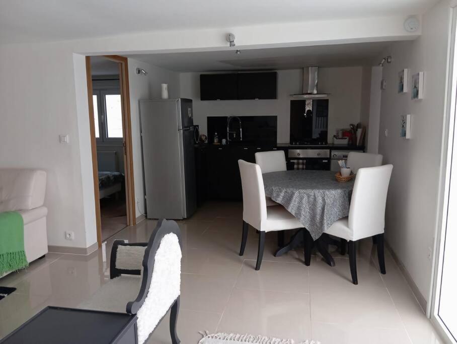 Appartement Cosy Avec Jardin Vaux-Sur-Seine Exteriér fotografie